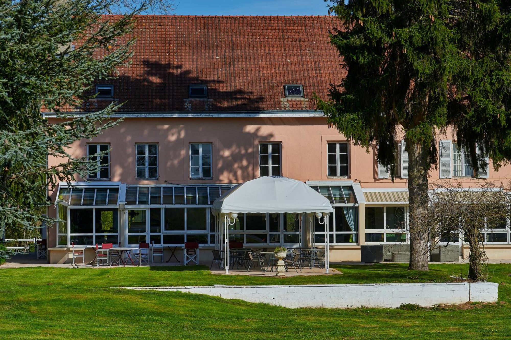 Logis Auberge Du Port Bazeilles Exteriér fotografie
